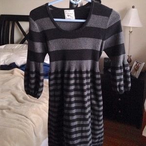 Adorable striped sweater dress w/ 3/4 sleeves
